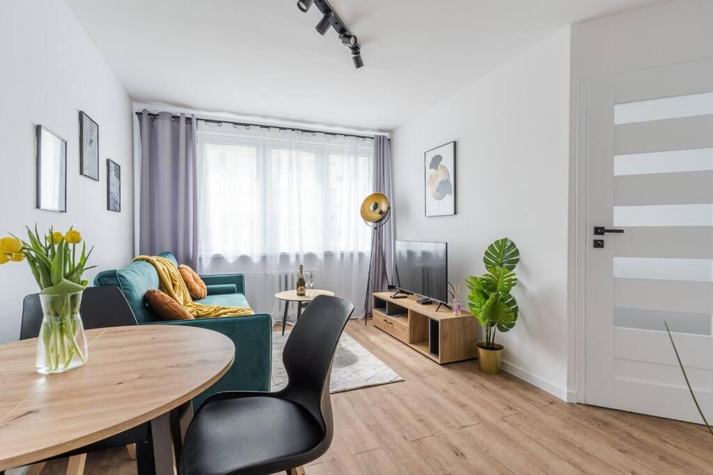 Uroczy Apartament 2 Pokoje - 10 Min Do Morza! Gdansk Dış mekan fotoğraf